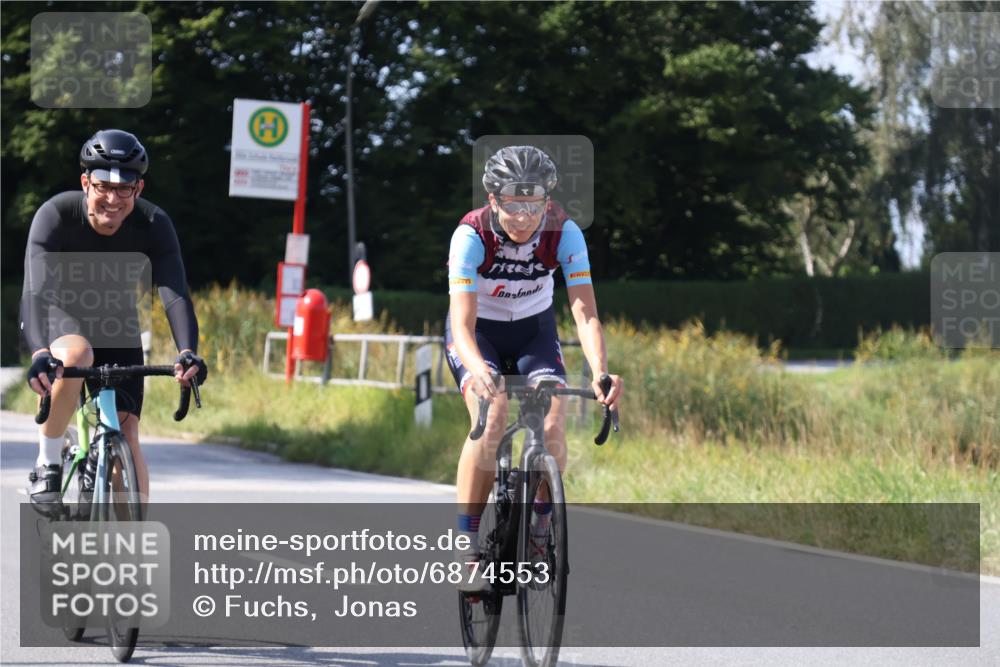 25.08.2024 - Elbe Triathlon Hamburg Fuchs,  Jonas http://msf.ph/oto/6874553 25.08.2024 11:42:13 Radfahren 1604 meine-sportfotos.de
