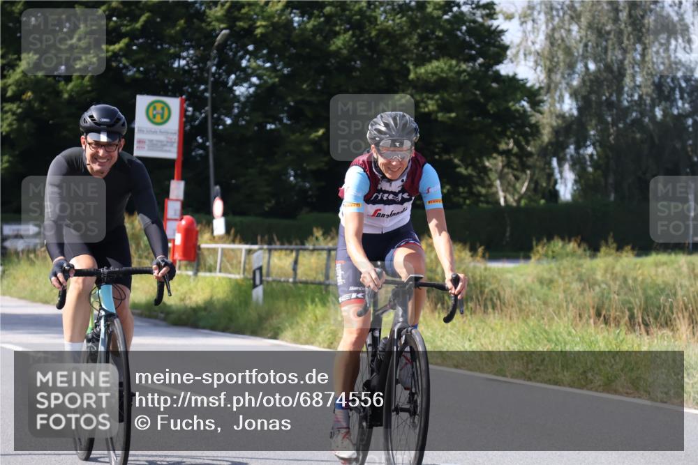 25.08.2024 - Elbe Triathlon Hamburg Fuchs,  Jonas http://msf.ph/oto/6874556 25.08.2024 11:42:13 Radfahren 1604 meine-sportfotos.de