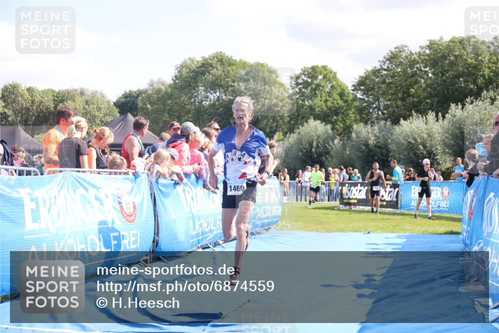 25.08.2024 - Elbe Triathlon Hamburg H.Heesch http://msf.ph/oto/6874559 25.08.2024 11:39:17 Ziel 673, 734, 1460 meine-sportfotos.de
