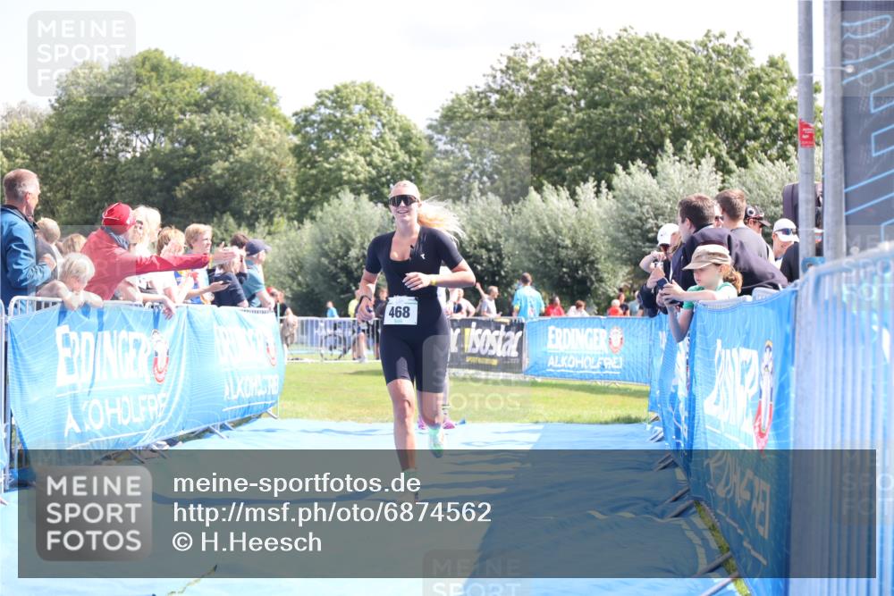 25.08.2024 - Elbe Triathlon Hamburg H.Heesch http://msf.ph/oto/6874562 25.08.2024 12:01:29 Ziel 468, 1619 meine-sportfotos.de