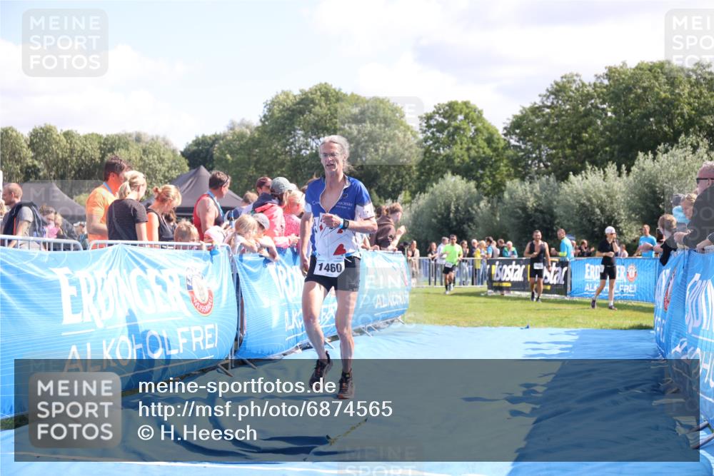 25.08.2024 - Elbe Triathlon Hamburg H.Heesch http://msf.ph/oto/6874565 25.08.2024 11:39:18 Ziel 673, 734, 1460 meine-sportfotos.de