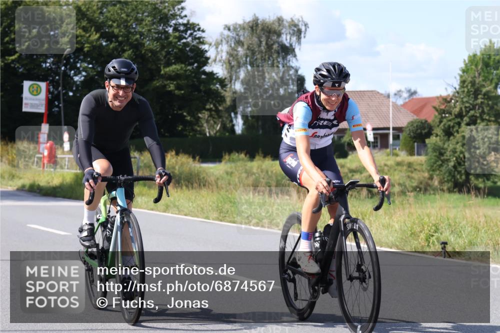 25.08.2024 - Elbe Triathlon Hamburg Fuchs,  Jonas http://msf.ph/oto/6874567 25.08.2024 11:42:14 Radfahren 1604 meine-sportfotos.de