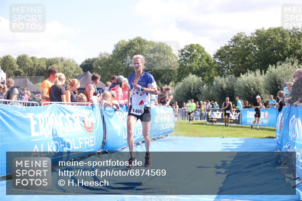 25.08.2024 - Elbe Triathlon Hamburg H.Heesch http://msf.ph/oto/6874569 25.08.2024 11:39:18 Ziel 673, 734, 1460 meine-sportfotos.de