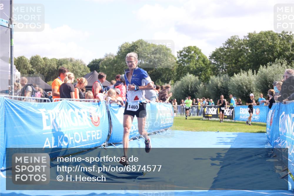 25.08.2024 - Elbe Triathlon Hamburg H.Heesch http://msf.ph/oto/6874577 25.08.2024 11:39:18 Ziel 673, 734, 1460 meine-sportfotos.de