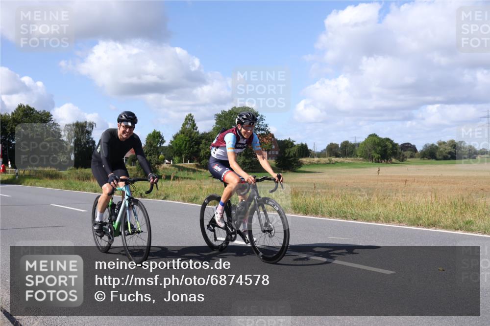 25.08.2024 - Elbe Triathlon Hamburg Fuchs,  Jonas http://msf.ph/oto/6874578 25.08.2024 11:42:14 Radfahren 1604 meine-sportfotos.de