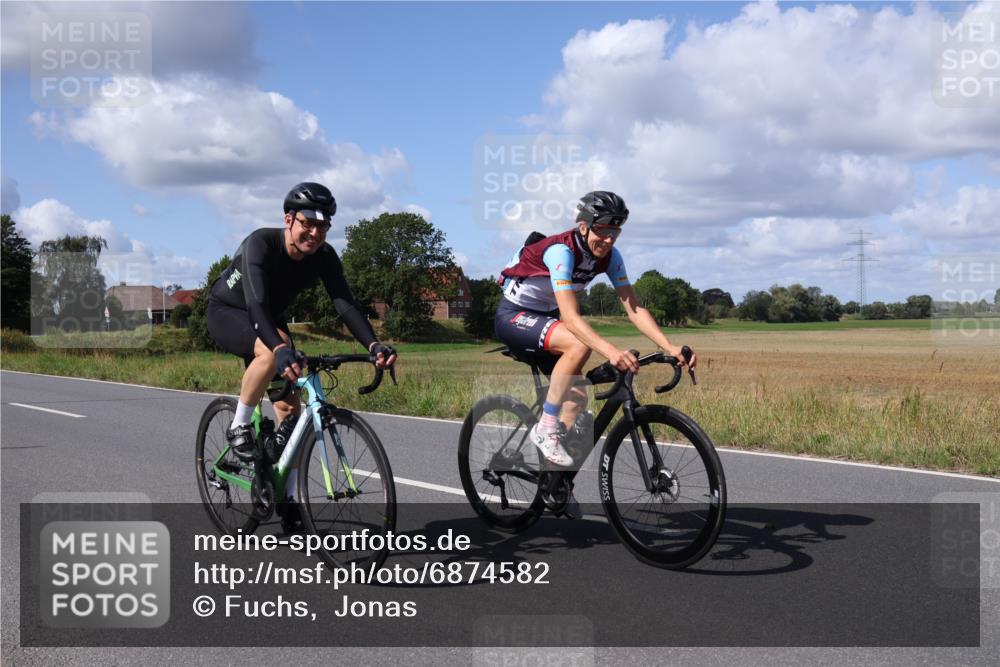 25.08.2024 - Elbe Triathlon Hamburg Fuchs,  Jonas http://msf.ph/oto/6874582 25.08.2024 11:42:14 Radfahren 1604 meine-sportfotos.de