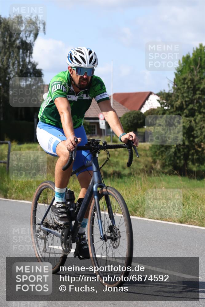 25.08.2024 - Elbe Triathlon Hamburg Fuchs,  Jonas http://msf.ph/oto/6874592 25.08.2024 11:50:27 Radfahren  meine-sportfotos.de