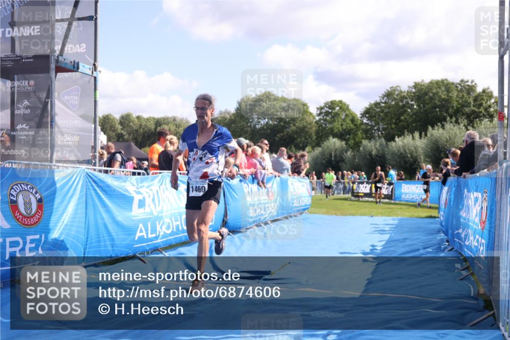 25.08.2024 - Elbe Triathlon Hamburg H.Heesch http://msf.ph/oto/6874606 25.08.2024 11:39:18 Ziel 673, 734, 1460 meine-sportfotos.de