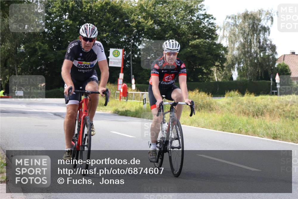 25.08.2024 - Elbe Triathlon Hamburg Fuchs,  Jonas http://msf.ph/oto/6874607 25.08.2024 12:34:41 Radfahren  meine-sportfotos.de