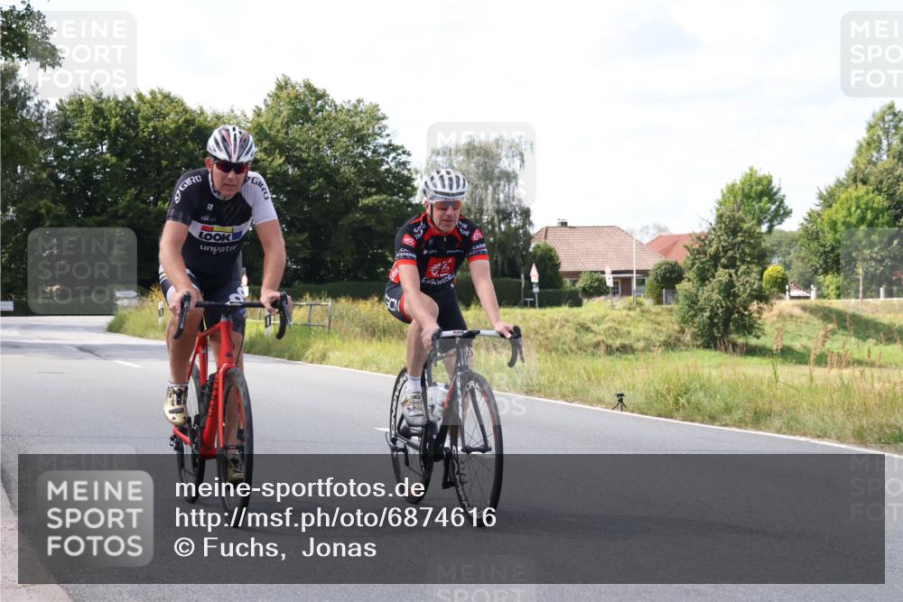 25.08.2024 - Elbe Triathlon Hamburg Fuchs,  Jonas http://msf.ph/oto/6874616 25.08.2024 12:34:42 Radfahren  meine-sportfotos.de