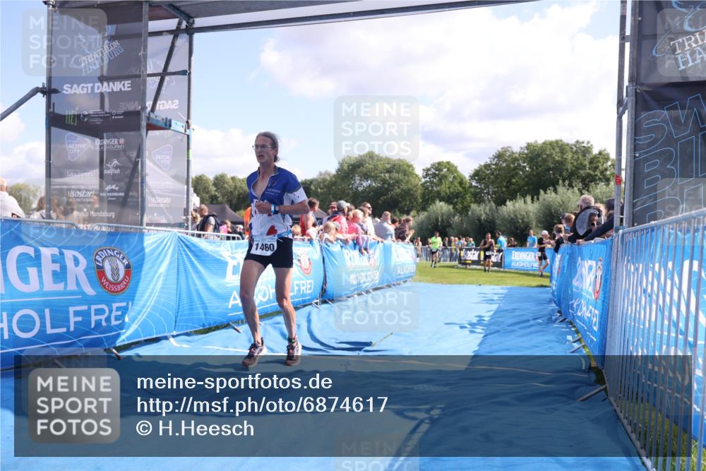 25.08.2024 - Elbe Triathlon Hamburg H.Heesch http://msf.ph/oto/6874617 25.08.2024 11:39:18 Ziel 673, 734, 1460 meine-sportfotos.de