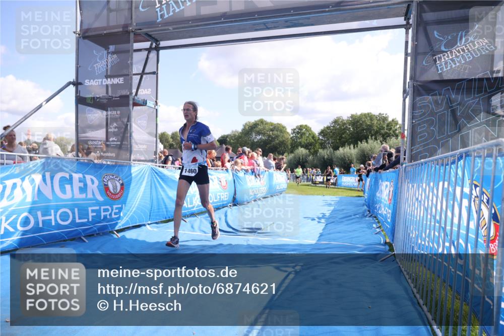 25.08.2024 - Elbe Triathlon Hamburg H.Heesch http://msf.ph/oto/6874621 25.08.2024 11:39:18 Ziel 673, 734, 1460 meine-sportfotos.de