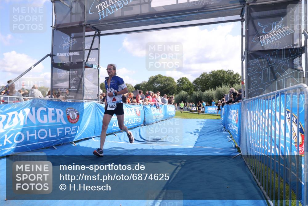 25.08.2024 - Elbe Triathlon Hamburg H.Heesch http://msf.ph/oto/6874625 25.08.2024 11:39:18 Ziel 673, 734, 1460 meine-sportfotos.de