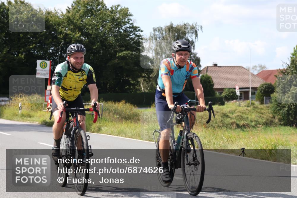 25.08.2024 - Elbe Triathlon Hamburg Fuchs,  Jonas http://msf.ph/oto/6874626 25.08.2024 12:35:00 Radfahren  meine-sportfotos.de