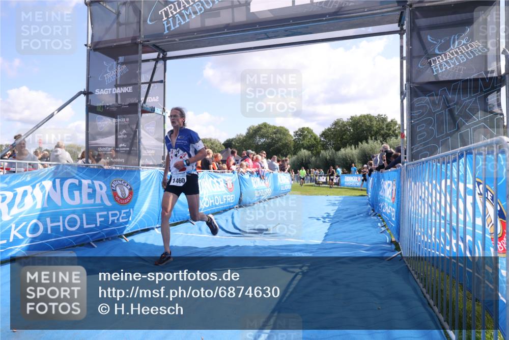 25.08.2024 - Elbe Triathlon Hamburg H.Heesch http://msf.ph/oto/6874630 25.08.2024 11:39:19 Ziel 673, 734, 1460 meine-sportfotos.de