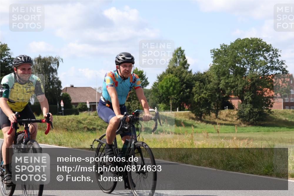 25.08.2024 - Elbe Triathlon Hamburg Fuchs,  Jonas http://msf.ph/oto/6874633 25.08.2024 12:35:01 Radfahren  meine-sportfotos.de