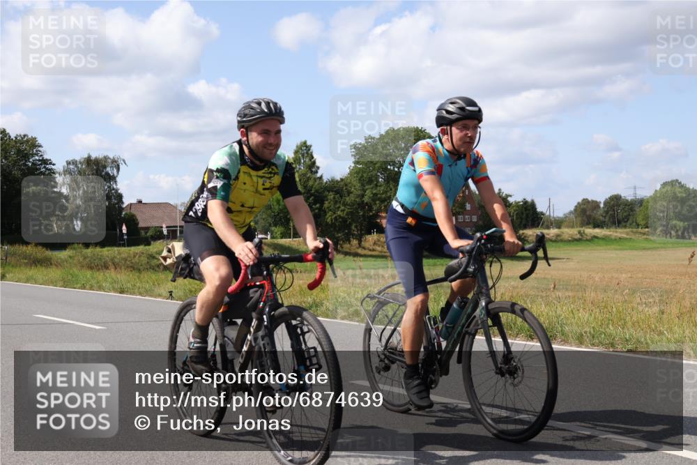 25.08.2024 - Elbe Triathlon Hamburg Fuchs,  Jonas http://msf.ph/oto/6874639 25.08.2024 12:35:01 Radfahren  meine-sportfotos.de
