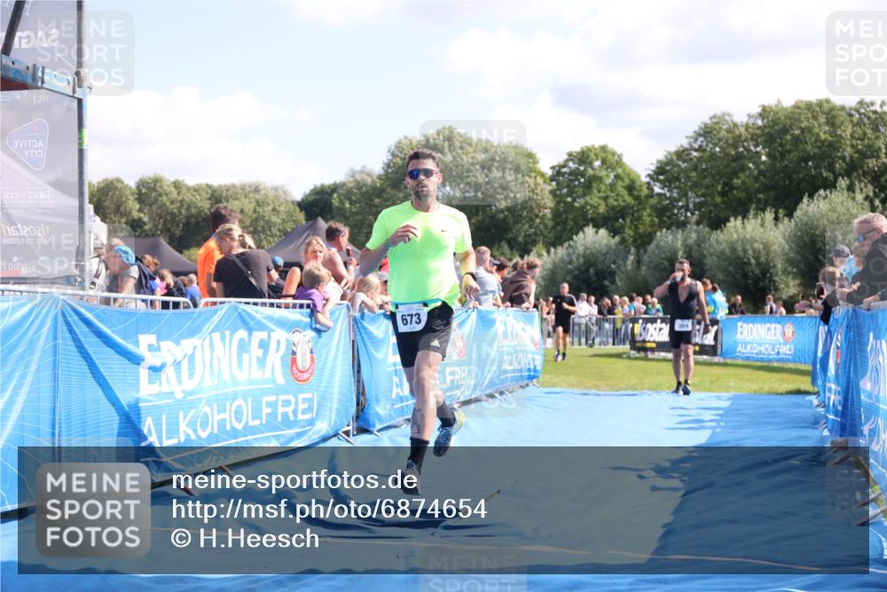 25.08.2024 - Elbe Triathlon Hamburg H.Heesch http://msf.ph/oto/6874654 25.08.2024 11:39:24 Ziel 304, 497, 673, 707, 1460 meine-sportfotos.de