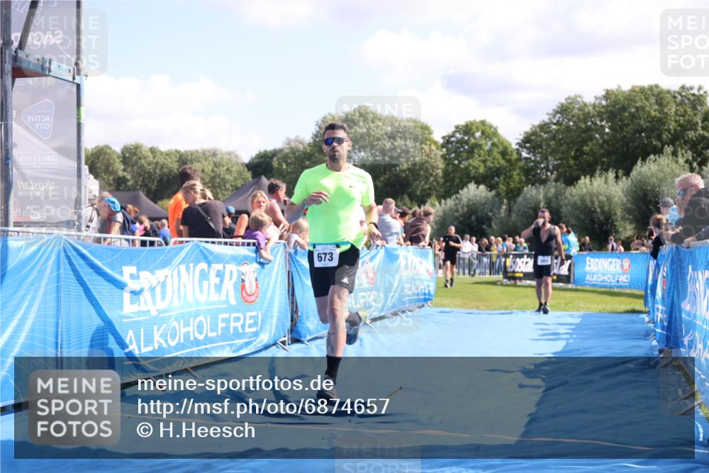 25.08.2024 - Elbe Triathlon Hamburg H.Heesch http://msf.ph/oto/6874657 25.08.2024 11:39:24 Ziel 304, 497, 673, 707, 1460 meine-sportfotos.de