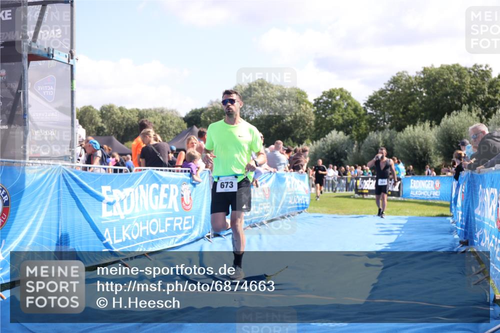 25.08.2024 - Elbe Triathlon Hamburg H.Heesch http://msf.ph/oto/6874663 25.08.2024 11:39:24 Ziel 304, 497, 673, 707, 1460 meine-sportfotos.de