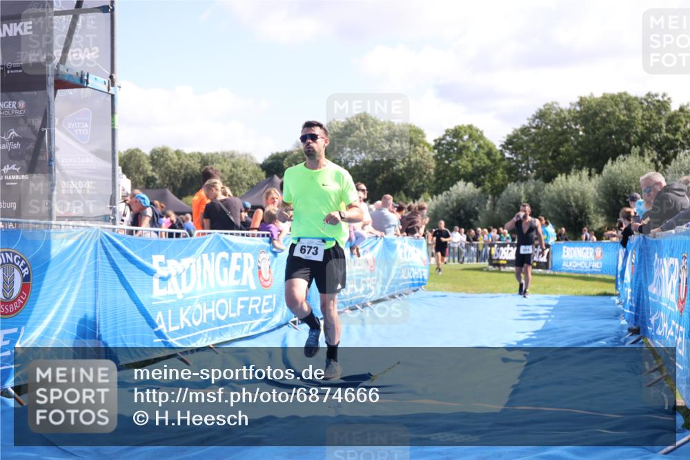 25.08.2024 - Elbe Triathlon Hamburg H.Heesch http://msf.ph/oto/6874666 25.08.2024 11:39:24 Ziel 304, 497, 673, 707, 1460 meine-sportfotos.de