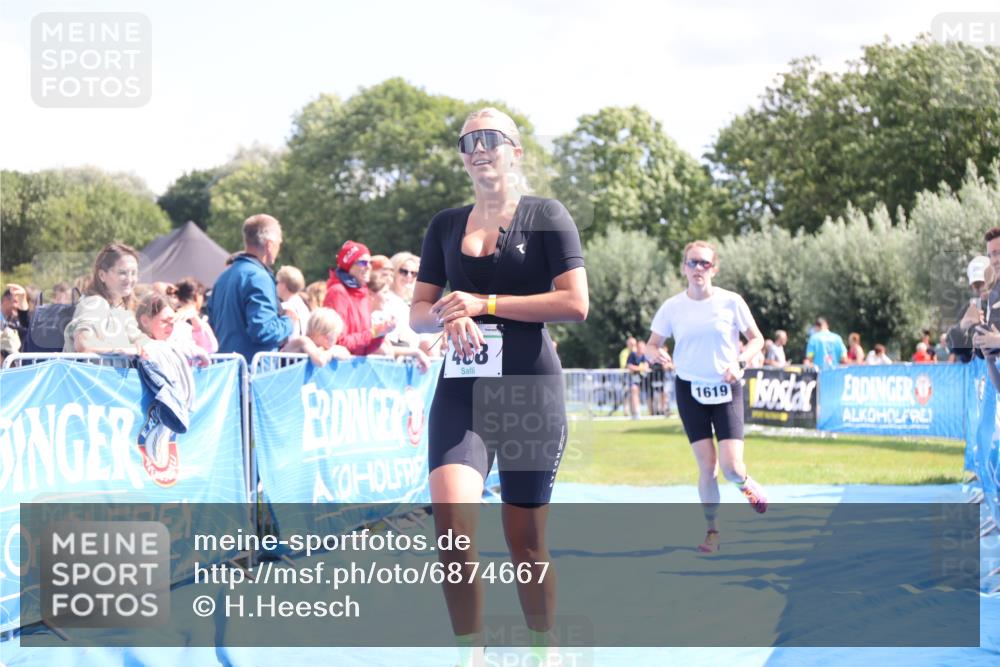 25.08.2024 - Elbe Triathlon Hamburg H.Heesch http://msf.ph/oto/6874667 25.08.2024 12:01:31 Ziel 468, 1619 meine-sportfotos.de