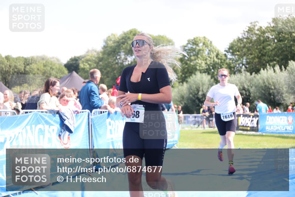 25.08.2024 - Elbe Triathlon Hamburg H.Heesch http://msf.ph/oto/6874677 25.08.2024 12:01:31 Ziel 468, 1619 meine-sportfotos.de