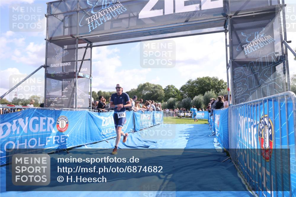 25.08.2024 - Elbe Triathlon Hamburg H.Heesch http://msf.ph/oto/6874682 25.08.2024 11:13:26 Ziel 433, 623 meine-sportfotos.de