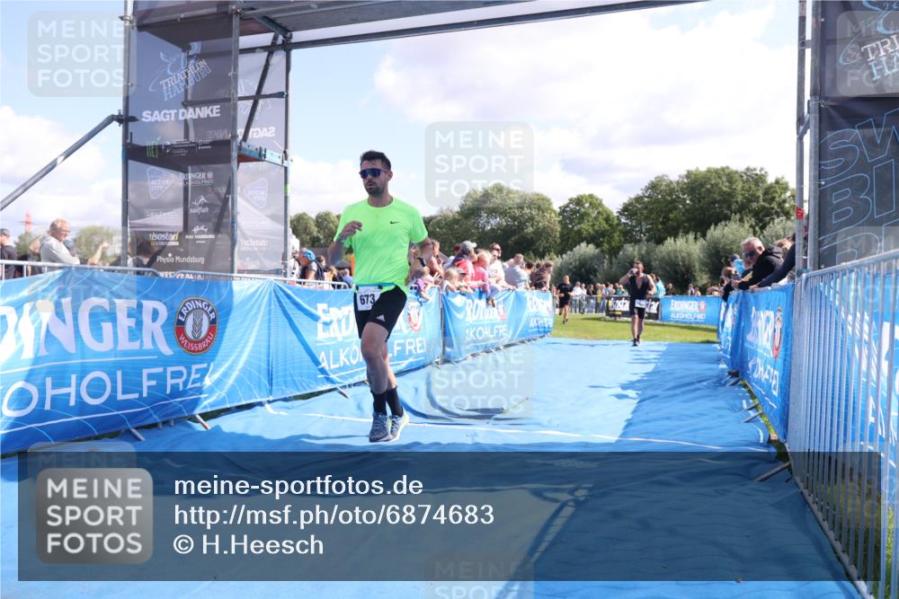 25.08.2024 - Elbe Triathlon Hamburg H.Heesch http://msf.ph/oto/6874683 25.08.2024 11:39:25 Ziel 304, 497, 673, 707, 1460 meine-sportfotos.de
