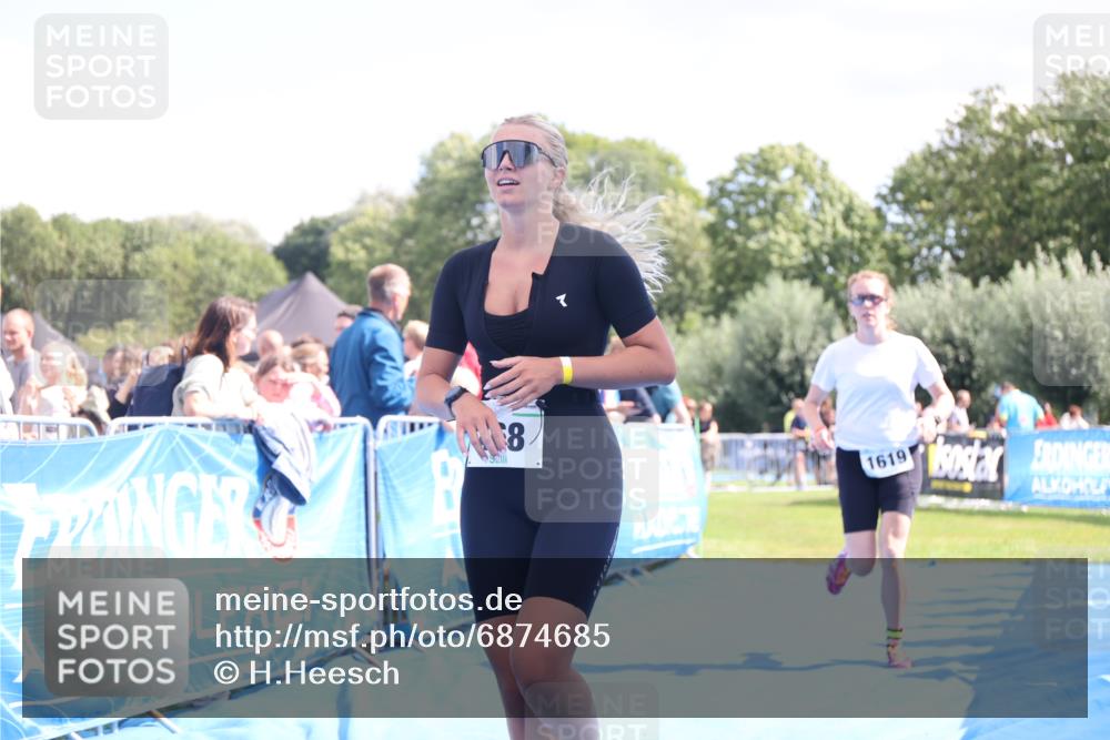 25.08.2024 - Elbe Triathlon Hamburg H.Heesch http://msf.ph/oto/6874685 25.08.2024 12:01:31 Ziel 468, 1619 meine-sportfotos.de