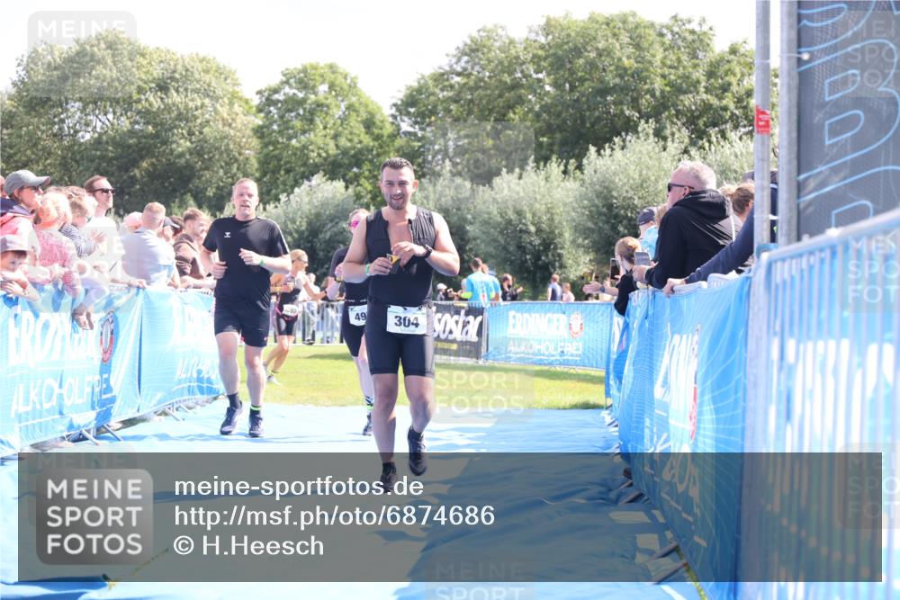 25.08.2024 - Elbe Triathlon Hamburg H.Heesch http://msf.ph/oto/6874686 25.08.2024 11:39:29 Ziel 304, 497, 673, 707 meine-sportfotos.de