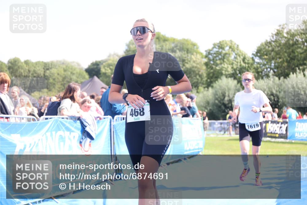 25.08.2024 - Elbe Triathlon Hamburg H.Heesch http://msf.ph/oto/6874691 25.08.2024 12:01:31 Ziel 468, 1619 meine-sportfotos.de