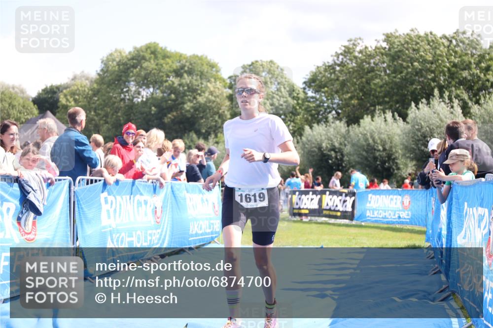 25.08.2024 - Elbe Triathlon Hamburg H.Heesch http://msf.ph/oto/6874700 25.08.2024 12:01:32 Ziel 468, 1619 meine-sportfotos.de
