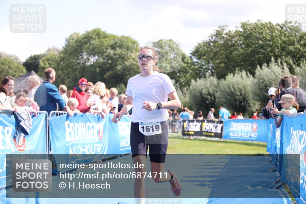 25.08.2024 - Elbe Triathlon Hamburg H.Heesch http://msf.ph/oto/6874711 25.08.2024 12:01:32 Ziel 468, 1619 meine-sportfotos.de