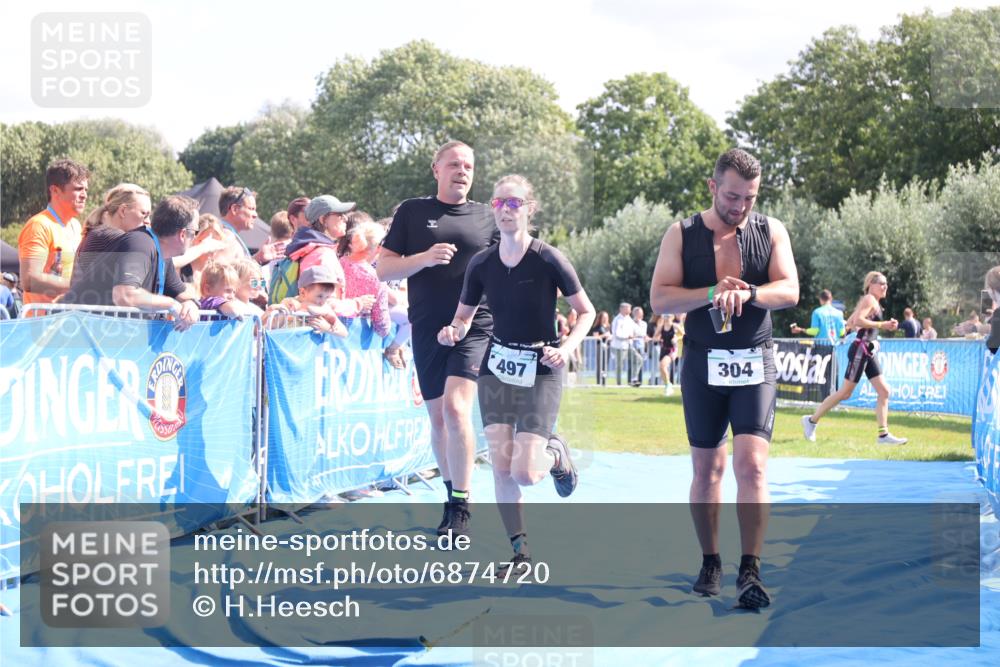 25.08.2024 - Elbe Triathlon Hamburg H.Heesch http://msf.ph/oto/6874720 25.08.2024 11:39:30 Ziel 304, 497, 673, 707 meine-sportfotos.de