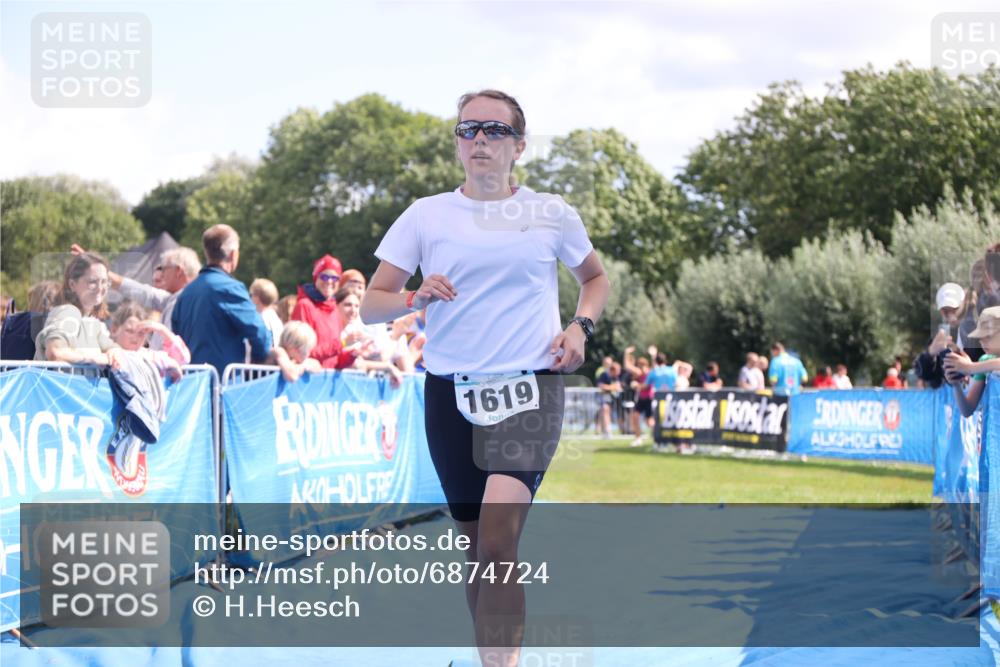 25.08.2024 - Elbe Triathlon Hamburg H.Heesch http://msf.ph/oto/6874724 25.08.2024 12:01:32 Ziel 468, 1619 meine-sportfotos.de