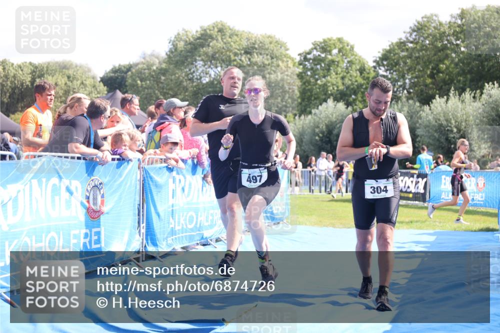 25.08.2024 - Elbe Triathlon Hamburg H.Heesch http://msf.ph/oto/6874726 25.08.2024 11:39:30 Ziel 304, 497, 673, 707 meine-sportfotos.de