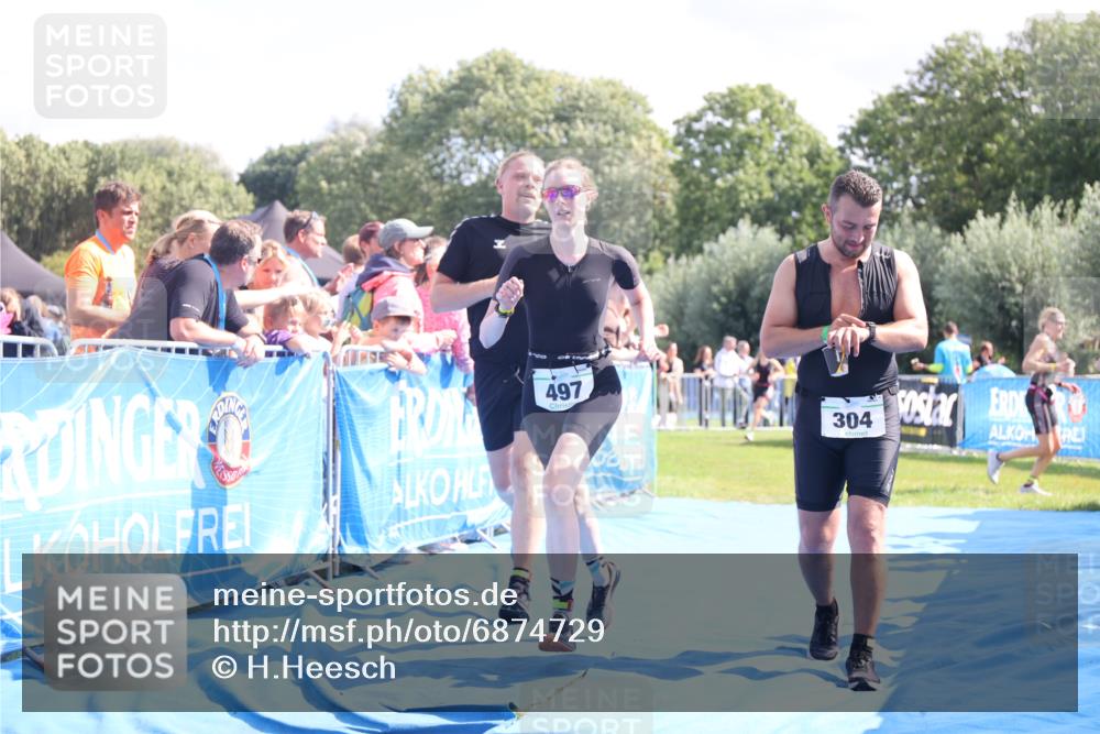 25.08.2024 - Elbe Triathlon Hamburg H.Heesch http://msf.ph/oto/6874729 25.08.2024 11:39:30 Ziel 304, 497, 673, 707 meine-sportfotos.de