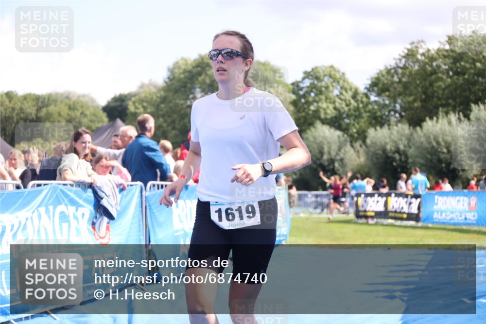 25.08.2024 - Elbe Triathlon Hamburg H.Heesch http://msf.ph/oto/6874740 25.08.2024 12:01:33 Ziel 468, 1619 meine-sportfotos.de