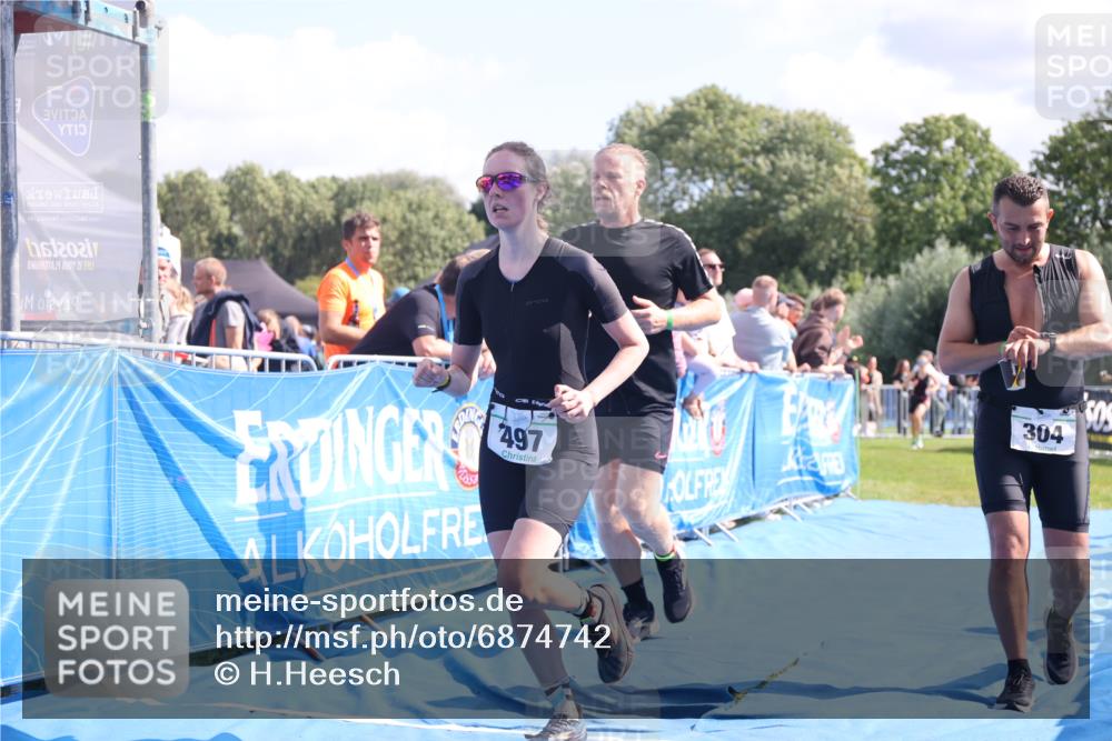 25.08.2024 - Elbe Triathlon Hamburg H.Heesch http://msf.ph/oto/6874742 25.08.2024 11:39:31 Ziel 304, 497, 507, 673, 707 meine-sportfotos.de