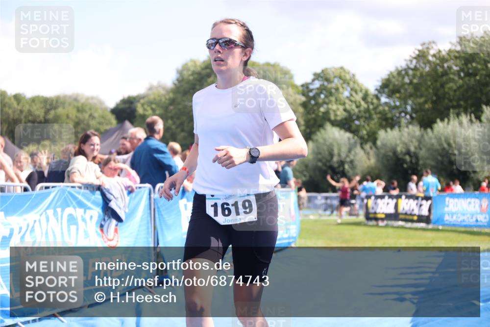25.08.2024 - Elbe Triathlon Hamburg H.Heesch http://msf.ph/oto/6874743 25.08.2024 12:01:33 Ziel 468, 1619 meine-sportfotos.de