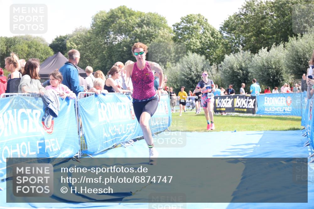 25.08.2024 - Elbe Triathlon Hamburg H.Heesch http://msf.ph/oto/6874747 25.08.2024 12:01:40 Ziel 1563, 1628 meine-sportfotos.de