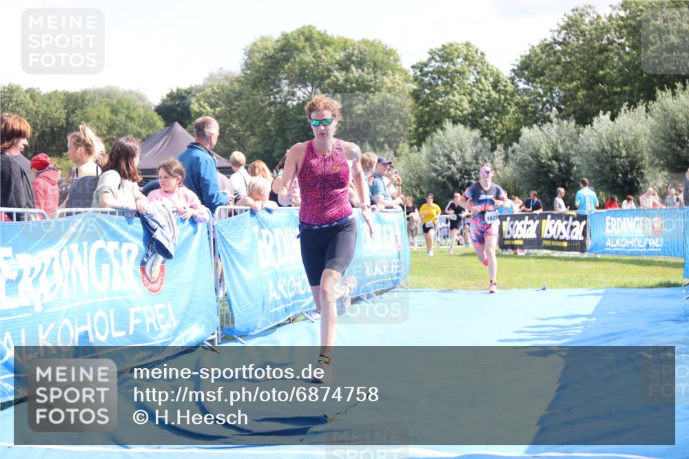 25.08.2024 - Elbe Triathlon Hamburg H.Heesch http://msf.ph/oto/6874758 25.08.2024 12:01:40 Ziel 1563, 1628 meine-sportfotos.de