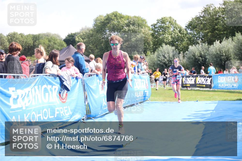 25.08.2024 - Elbe Triathlon Hamburg H.Heesch http://msf.ph/oto/6874766 25.08.2024 12:01:41 Ziel 1510, 1563, 1628 meine-sportfotos.de
