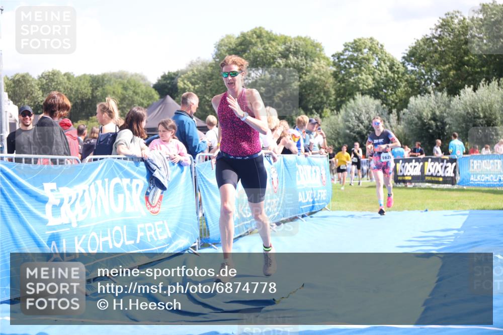 25.08.2024 - Elbe Triathlon Hamburg H.Heesch http://msf.ph/oto/6874778 25.08.2024 12:01:41 Ziel 1510, 1563, 1628 meine-sportfotos.de