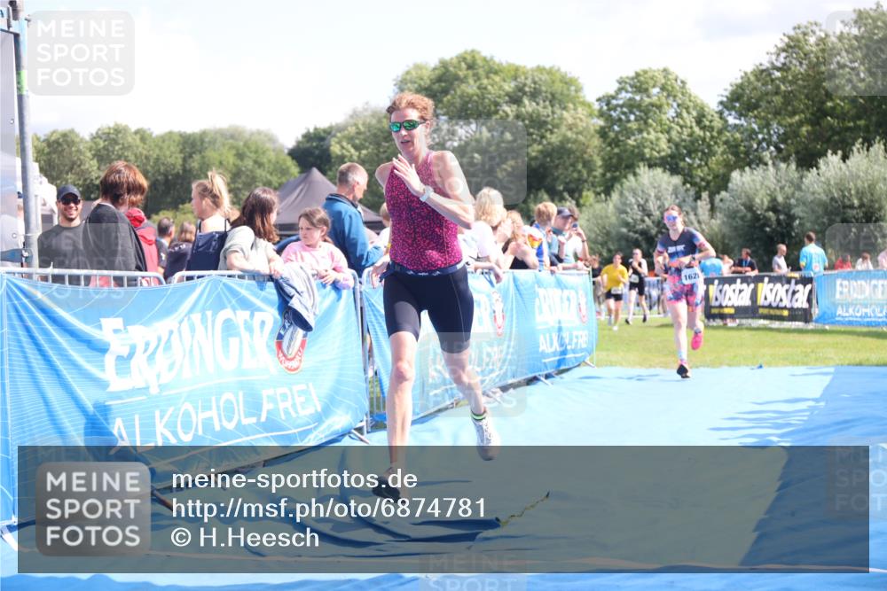 25.08.2024 - Elbe Triathlon Hamburg H.Heesch http://msf.ph/oto/6874781 25.08.2024 12:01:41 Ziel 1510, 1563, 1628 meine-sportfotos.de