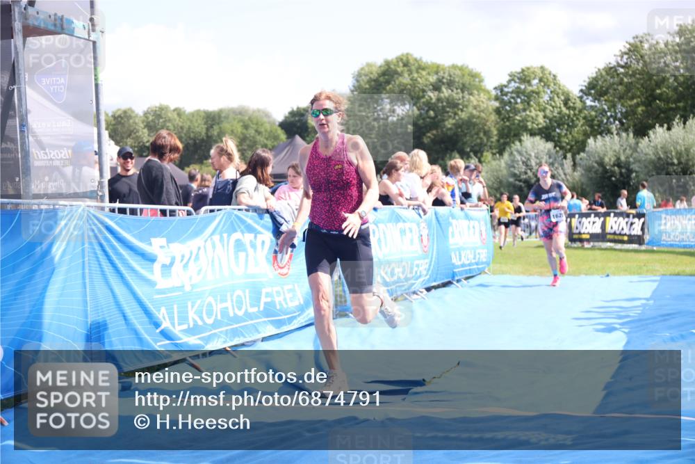 25.08.2024 - Elbe Triathlon Hamburg H.Heesch http://msf.ph/oto/6874791 25.08.2024 12:01:41 Ziel 1510, 1563, 1628 meine-sportfotos.de