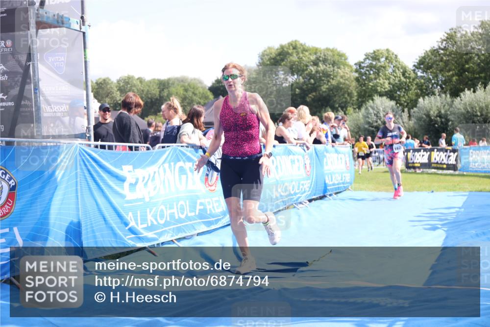25.08.2024 - Elbe Triathlon Hamburg H.Heesch http://msf.ph/oto/6874794 25.08.2024 12:01:41 Ziel 1510, 1563, 1628 meine-sportfotos.de