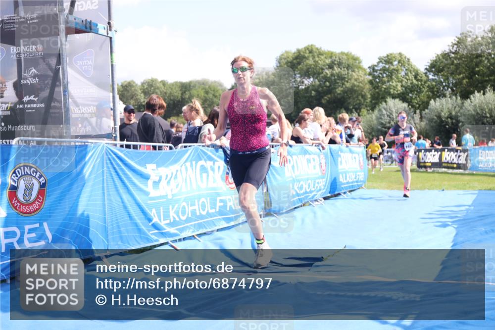 25.08.2024 - Elbe Triathlon Hamburg H.Heesch http://msf.ph/oto/6874797 25.08.2024 12:01:41 Ziel 1510, 1563, 1628 meine-sportfotos.de