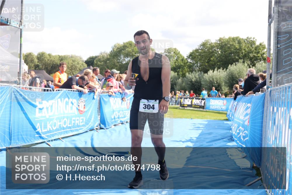 25.08.2024 - Elbe Triathlon Hamburg H.Heesch http://msf.ph/oto/6874798 25.08.2024 11:39:33 Ziel 304, 497, 507, 707 meine-sportfotos.de